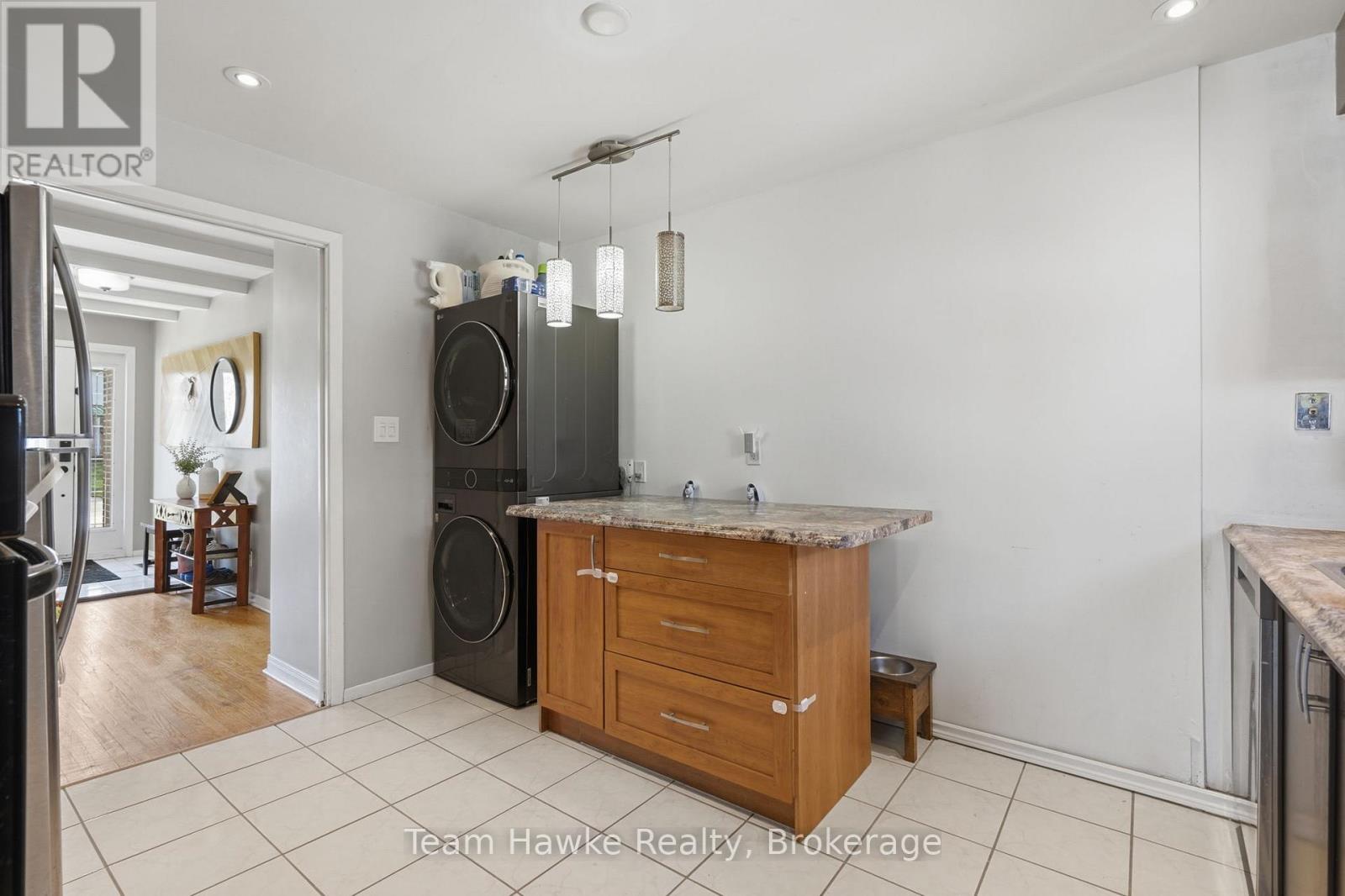 958 MONTREAL STREET - Image 11