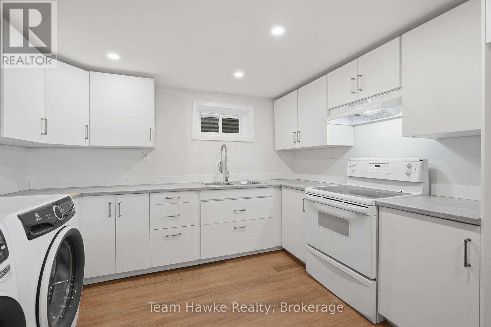 958 MONTREAL STREET - Image 28