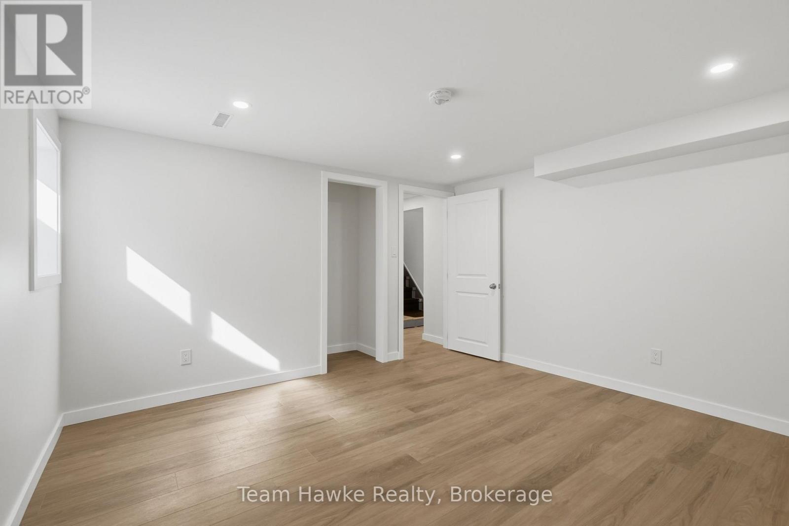 958 MONTREAL STREET - Image 36