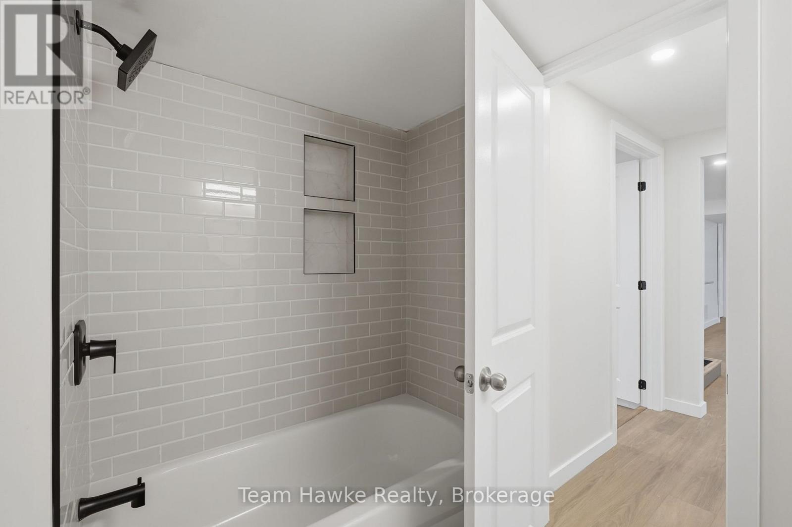 958 MONTREAL STREET - Image 38