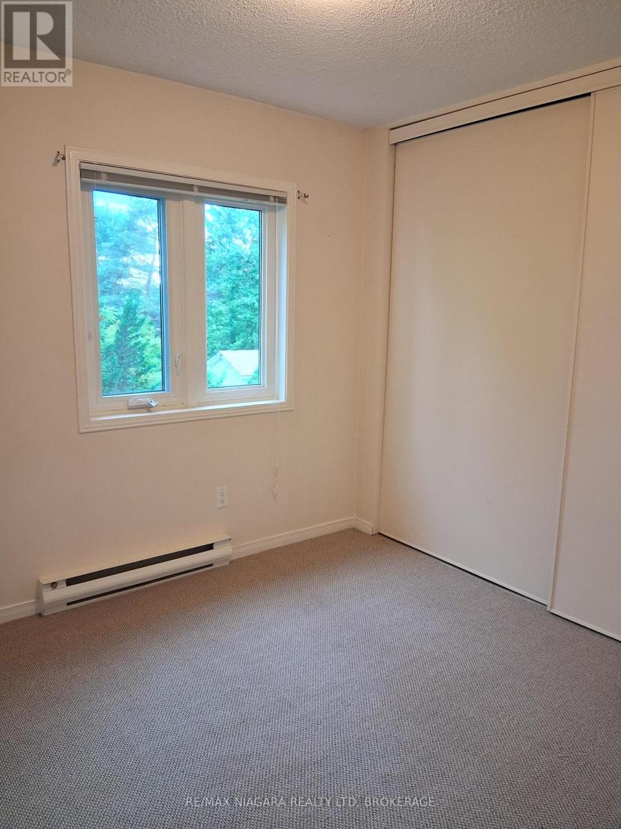 833 Foss Road — photo 15