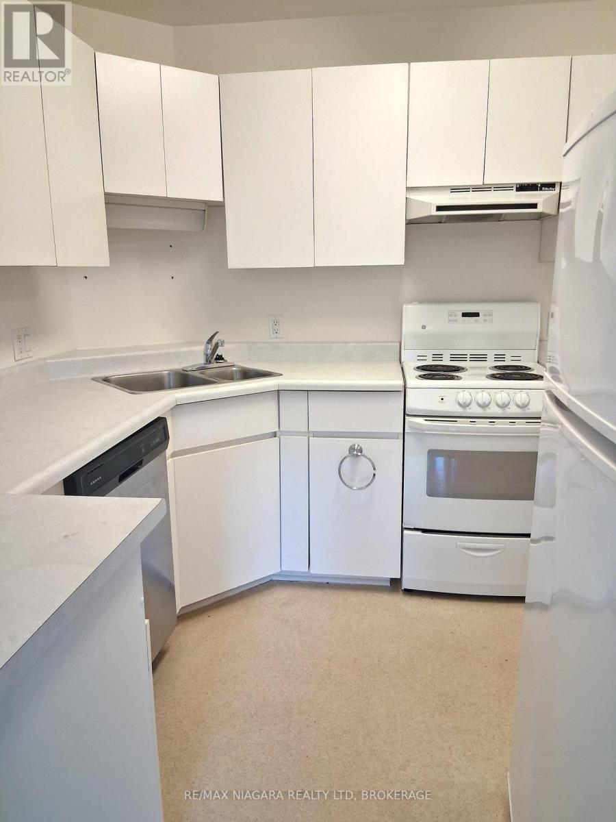 833 Foss Road — photo 11