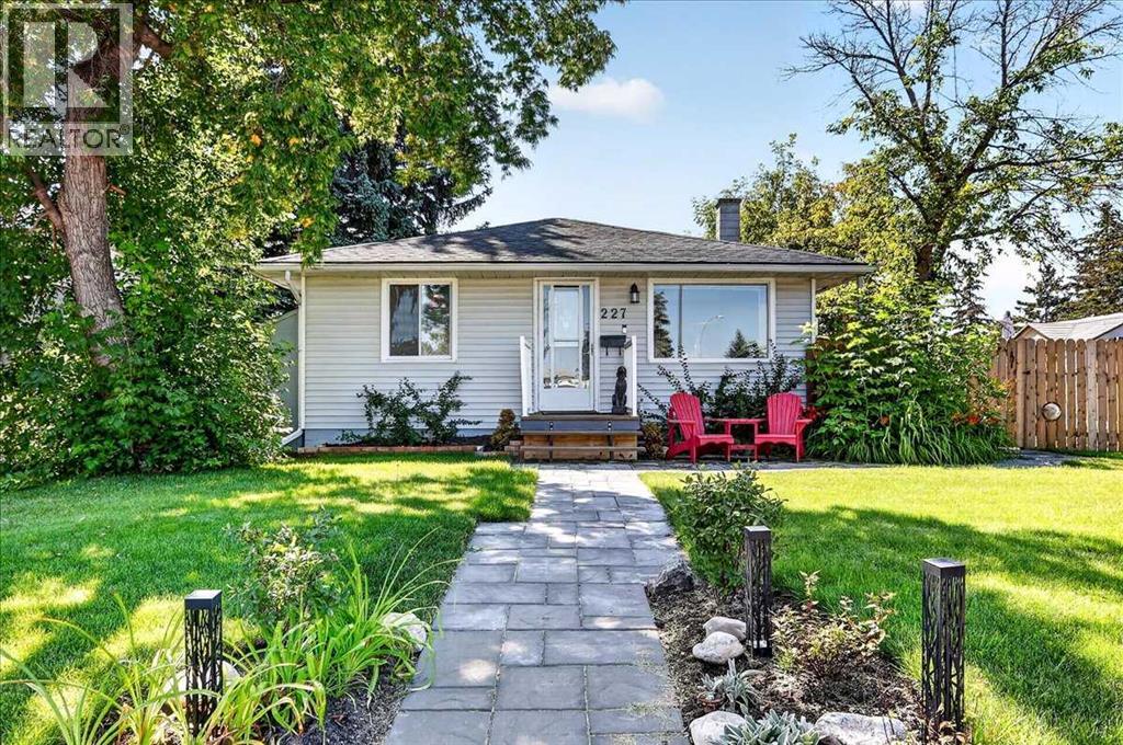 227 Lynnwood Drive SE - 1