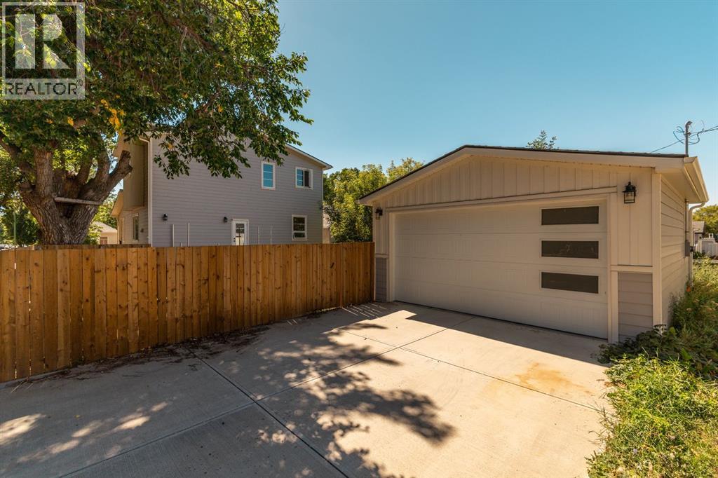 624 19 Street N - Image 3