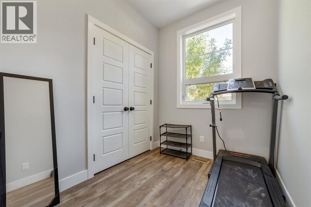 624 19 Street N - Image 16