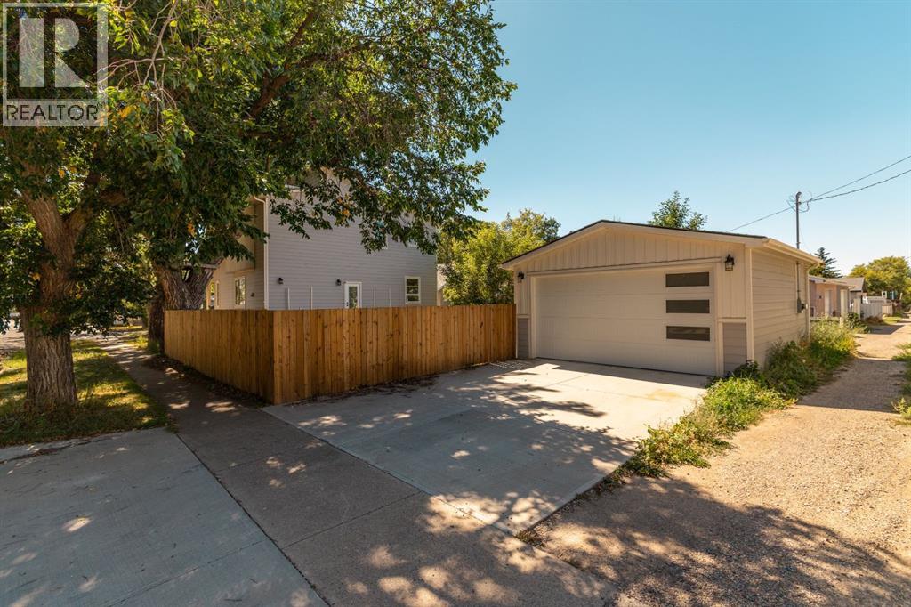 624 19 Street N - Image 33
