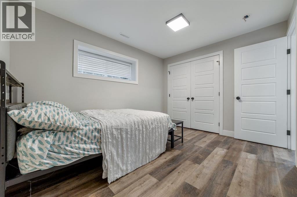 624 19 Street N - Image 29