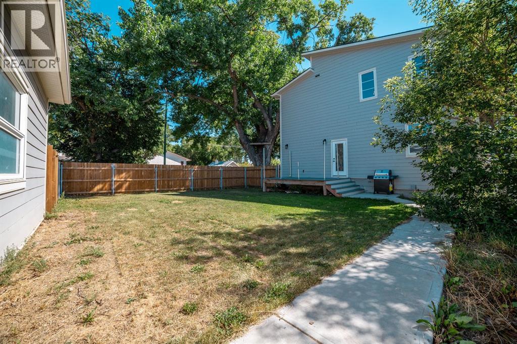 624 19 Street N - Image 38
