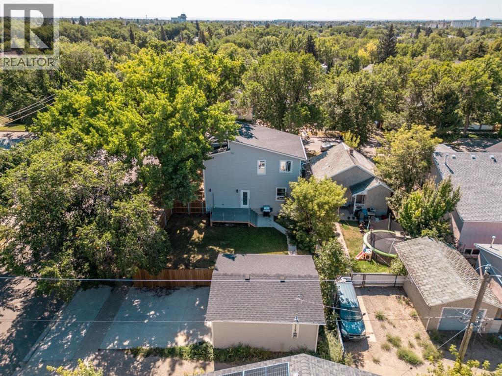 624 19 Street N - Image 41