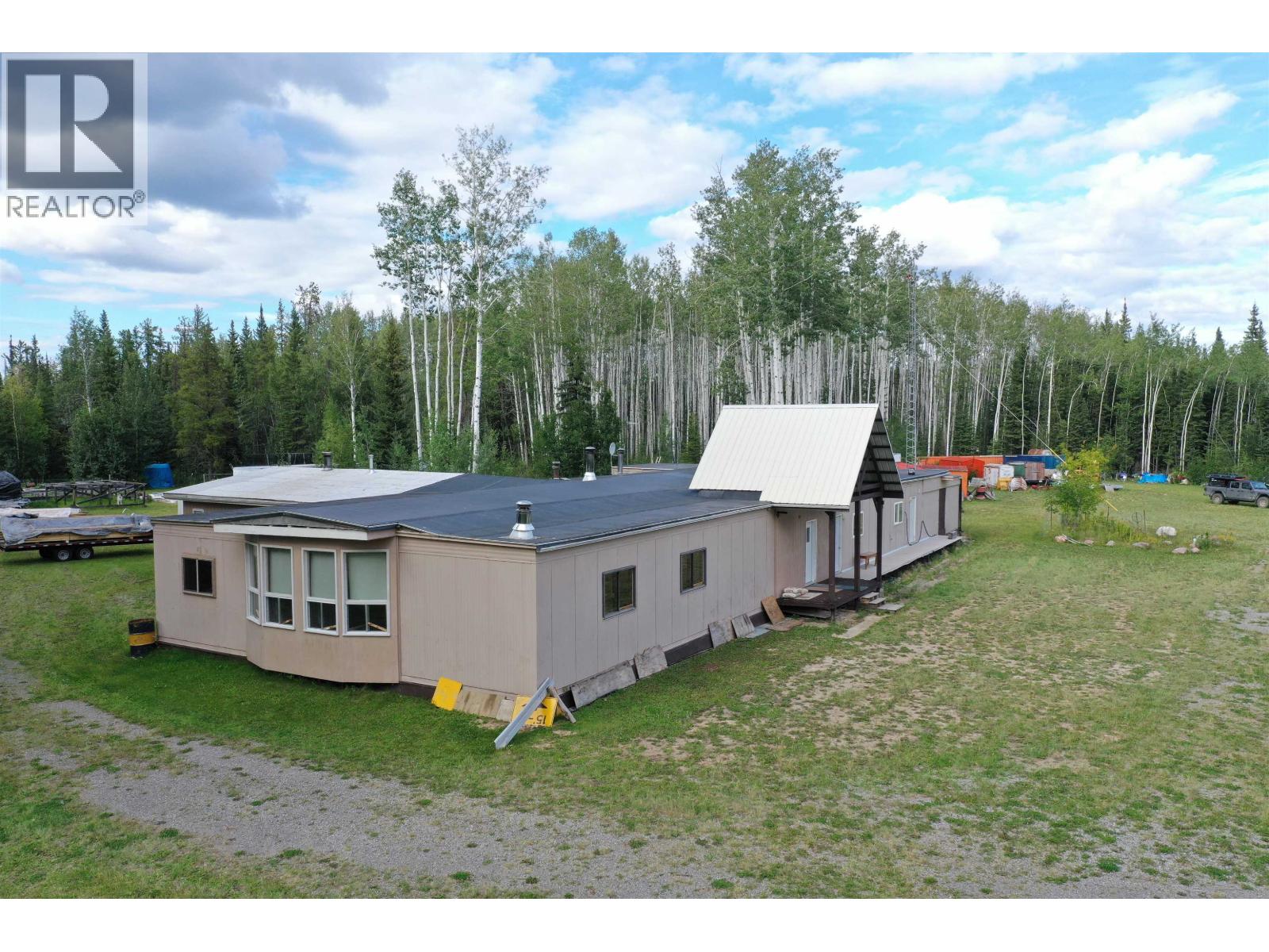 #MILE 317 LIARD HIGHWAY - Image 13