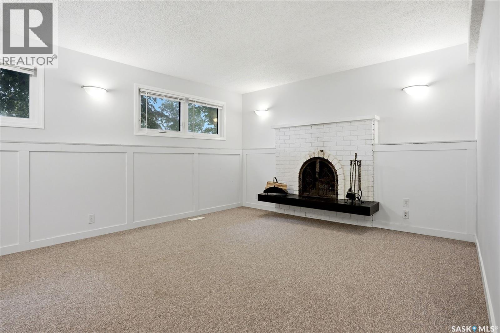 726 McIntosh STREET N - Image 24