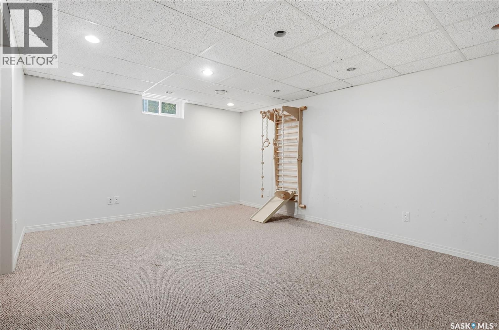 726 McIntosh STREET N - Image 29