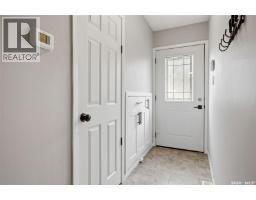 Laundry room - 726 Mcintosh Street N, Regina, SK S4R5Z4 Photo 14
