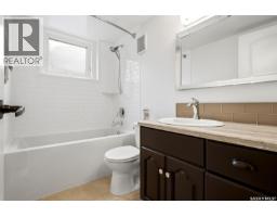 726 Mcintosh Street N, Regina, SK S4R5Z4 Photo 28