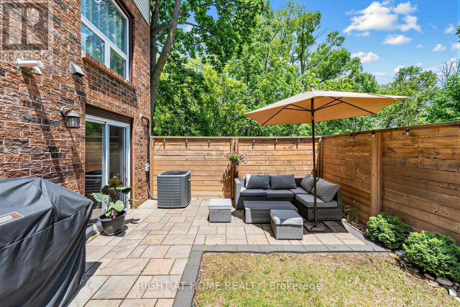 #21 2065 AMHERST HEIGHTS COURT - 29