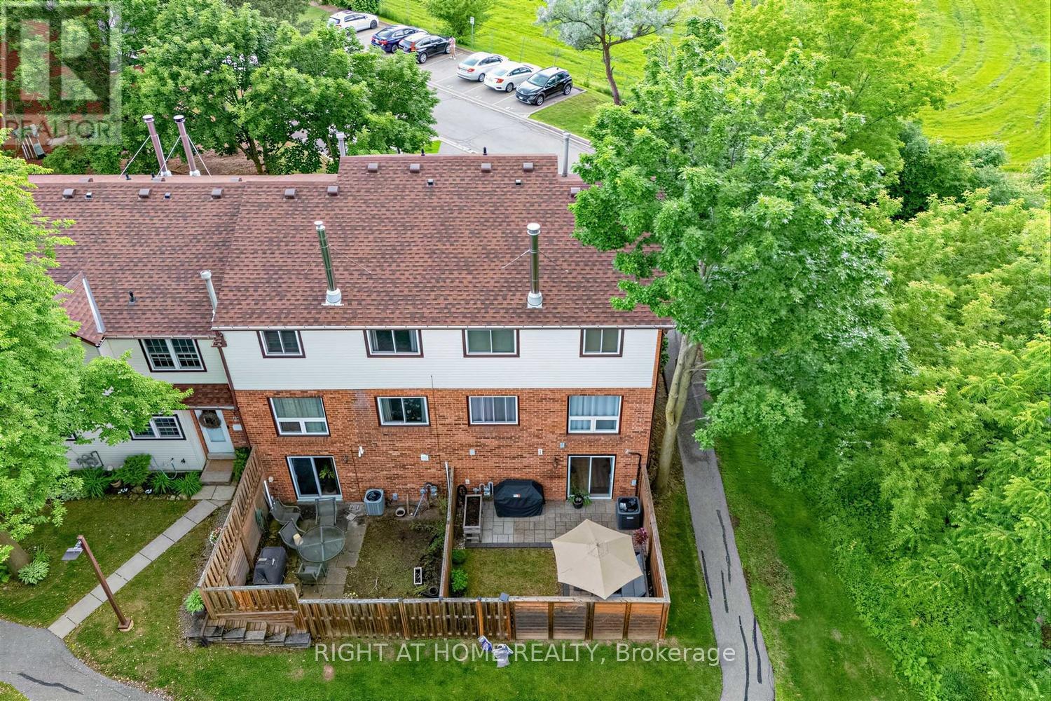 #21 2065 AMHERST HEIGHTS COURT - 33