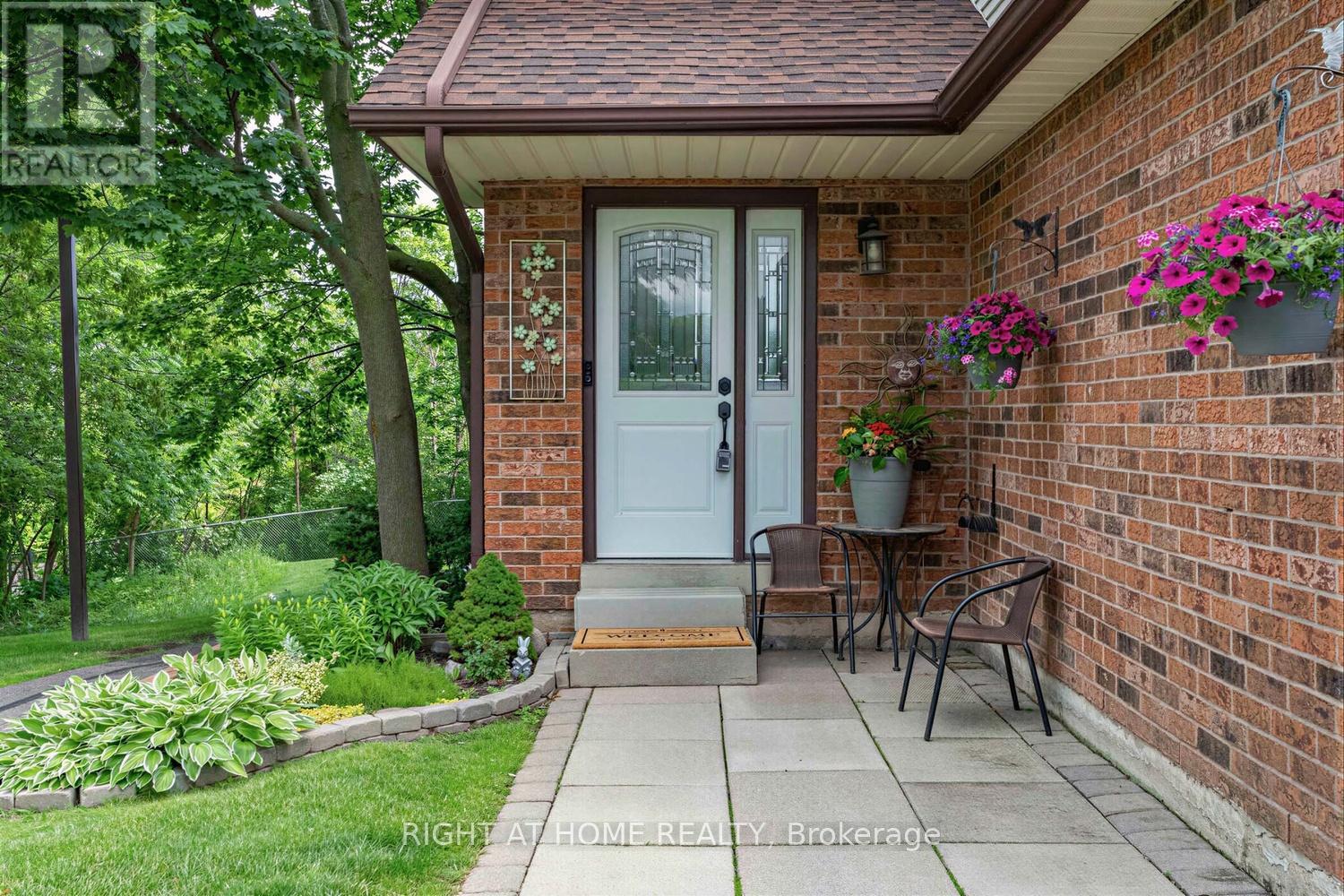 #21 2065 AMHERST HEIGHTS COURT - 34