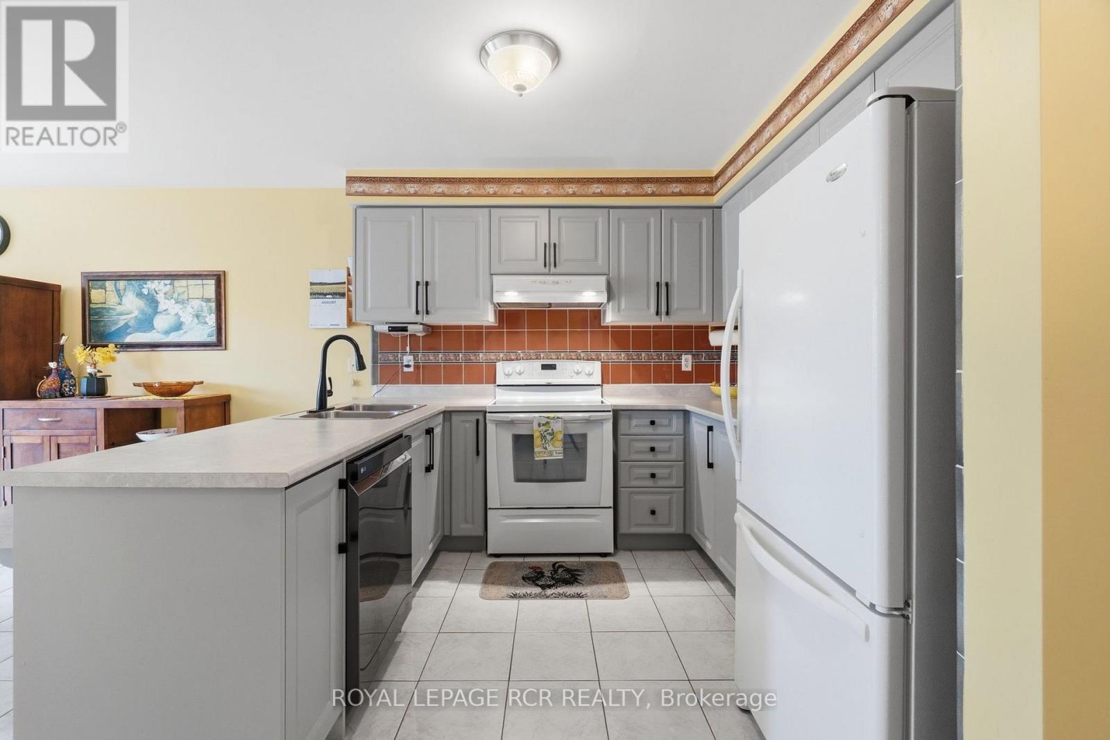 65 ROYALTON DRIVE - Image 9