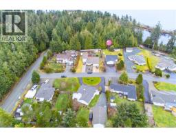 3043 Raymur Pl, Qualicum Beach, BC V9K2N9 Photo 12