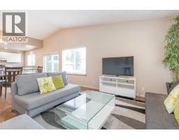 3043 Raymur Pl, Qualicum Beach, BC V9K2N9 Photo 19