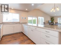 3043 Raymur Pl, Qualicum Beach, BC V9K2N9 Photo 25