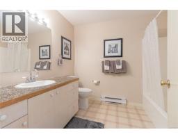 3043 Raymur Pl, Qualicum Beach, BC V9K2N9 Photo 33