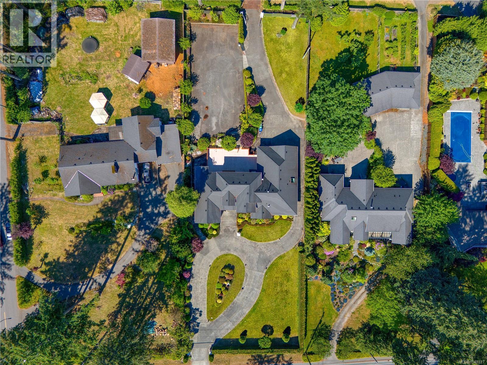 2415 Departure Bay Rd - Image 8