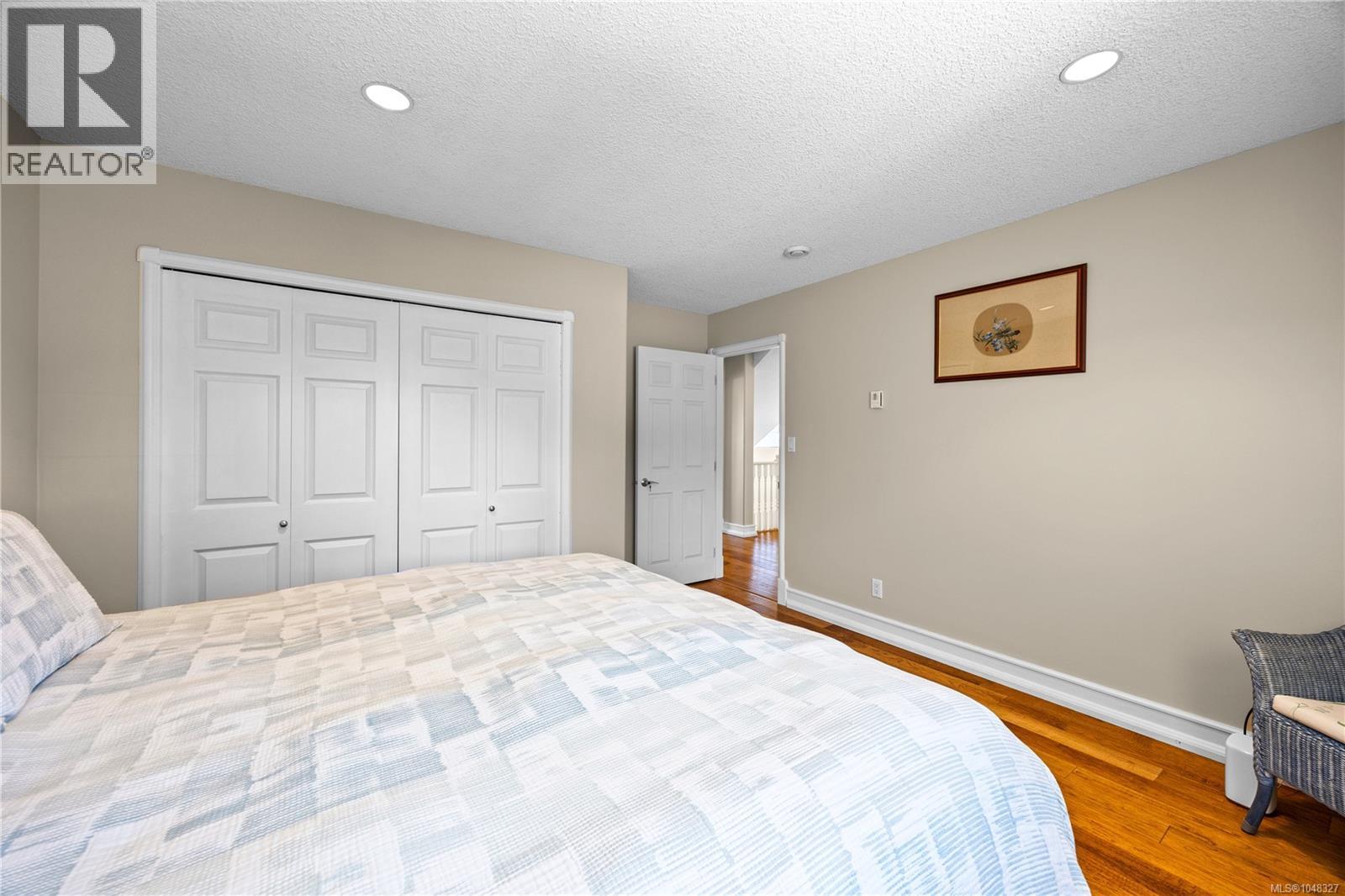 2415 Departure Bay Rd - 54