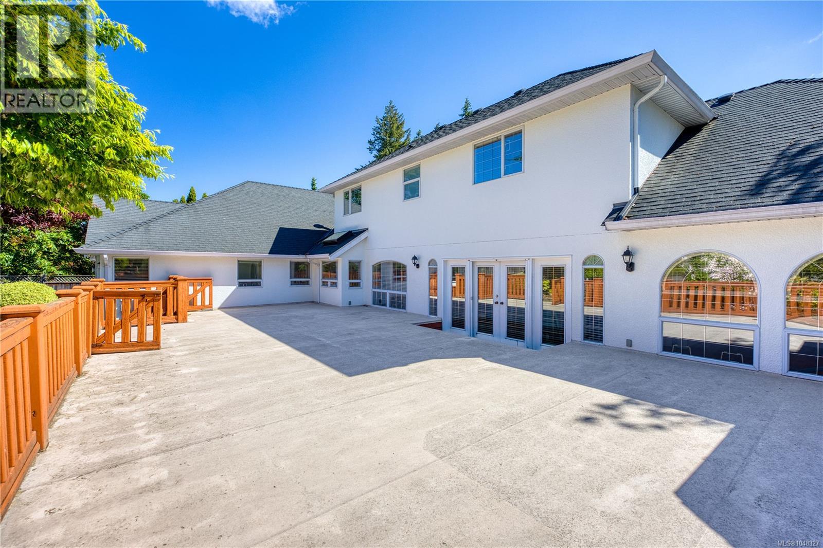 2415 Departure Bay Rd - 82