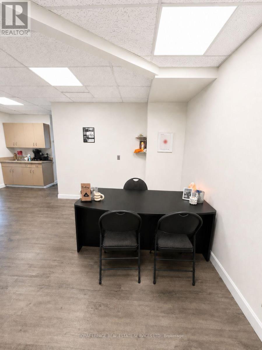 #304 83 Mill Street, Halton Hills (Georgetown), Ontario, L7G5E9, Halton Hills (Georgetown), Ontario — photo 3 of 5