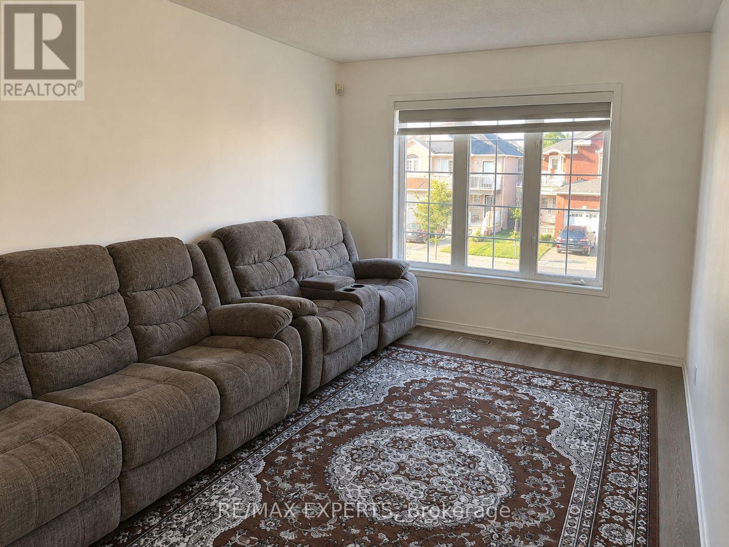 5864 Delle Donne Drive, Mississauga (Churchill Meadows), Ontario, L5M7A3, Mississauga (Churchill Meadows), Ontario — photo 3 of 5