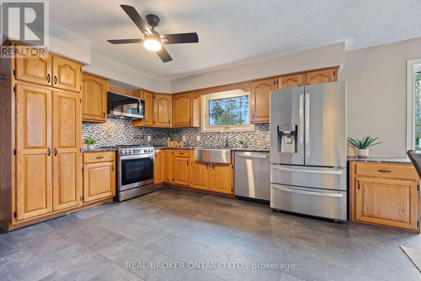 553 NORFOLK COUNTY ROAD 21 - 6