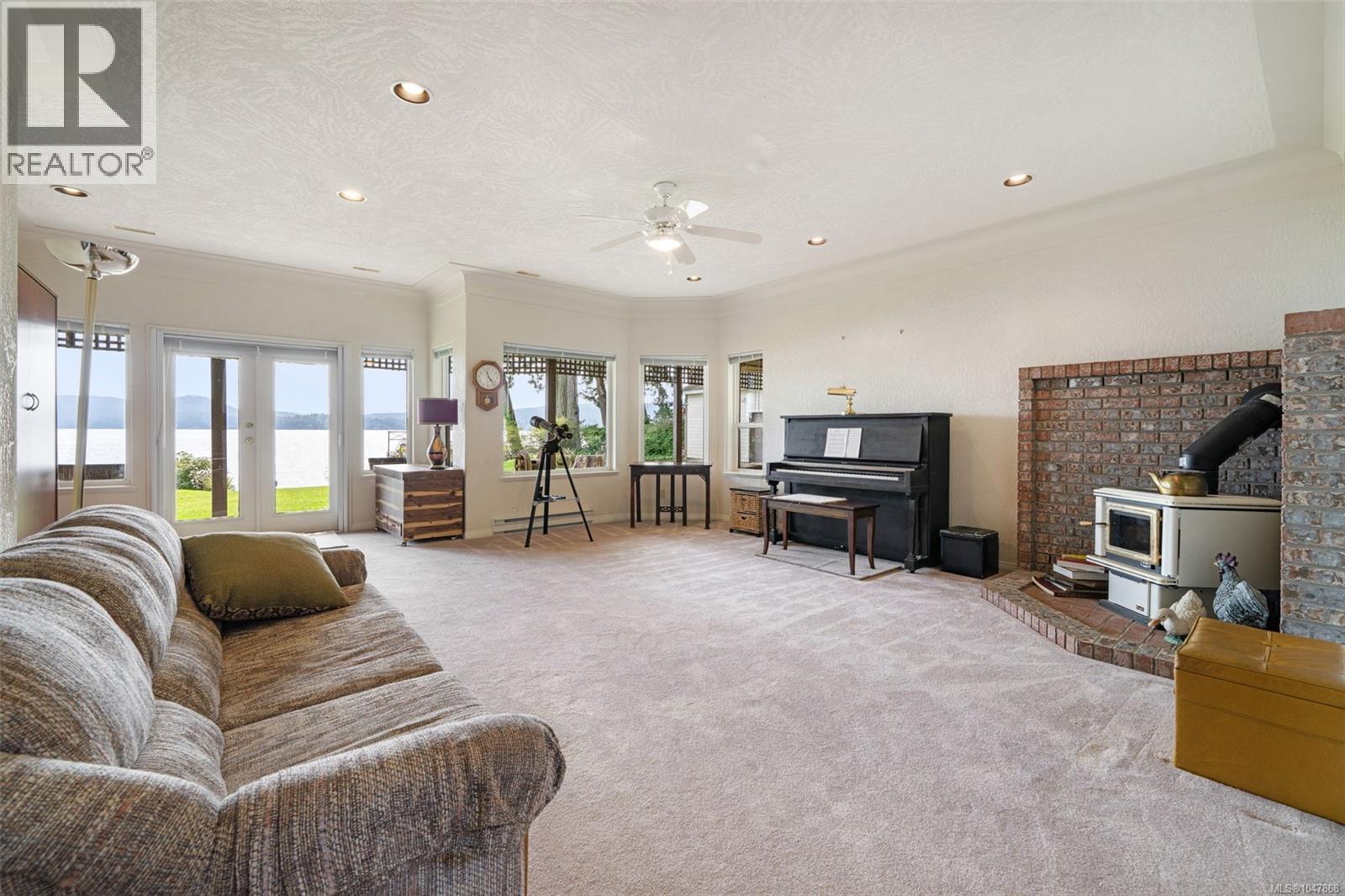 5991 Sooke Rd - 13