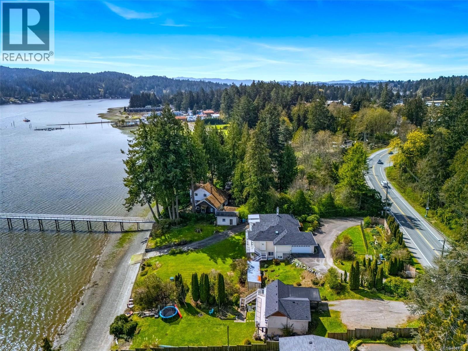 5991 Sooke Rd - Image 23
