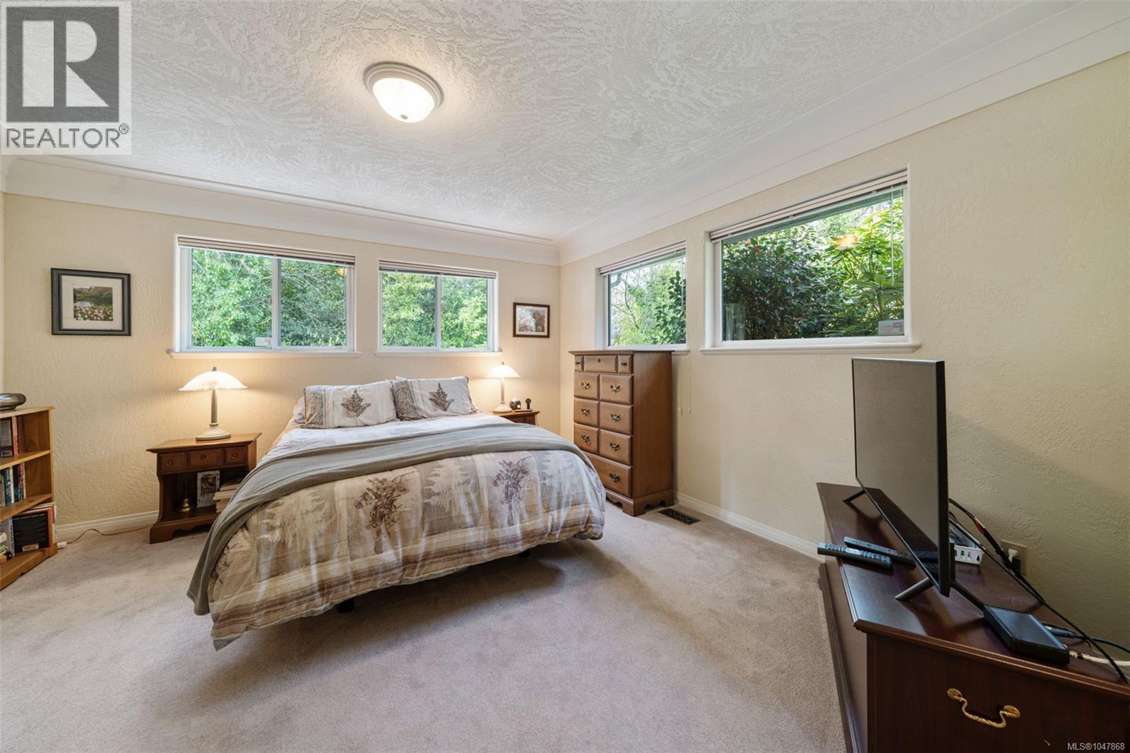 5991 Sooke Rd - 36