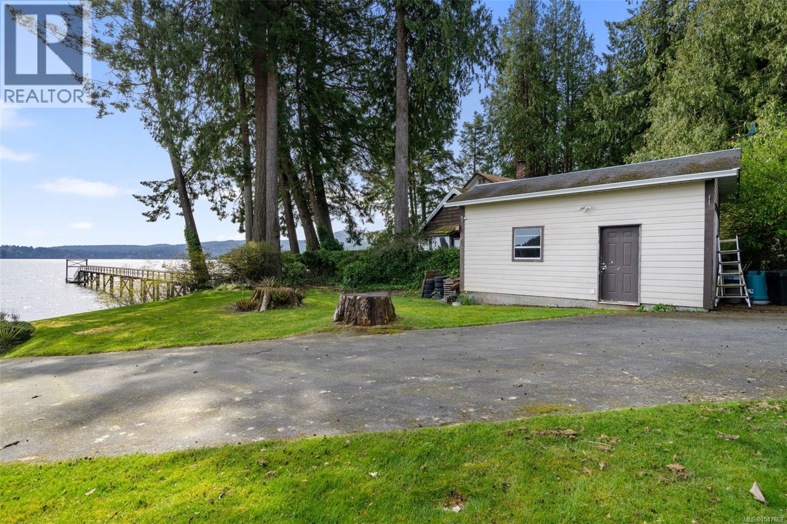 5991 Sooke Rd - Image 60
