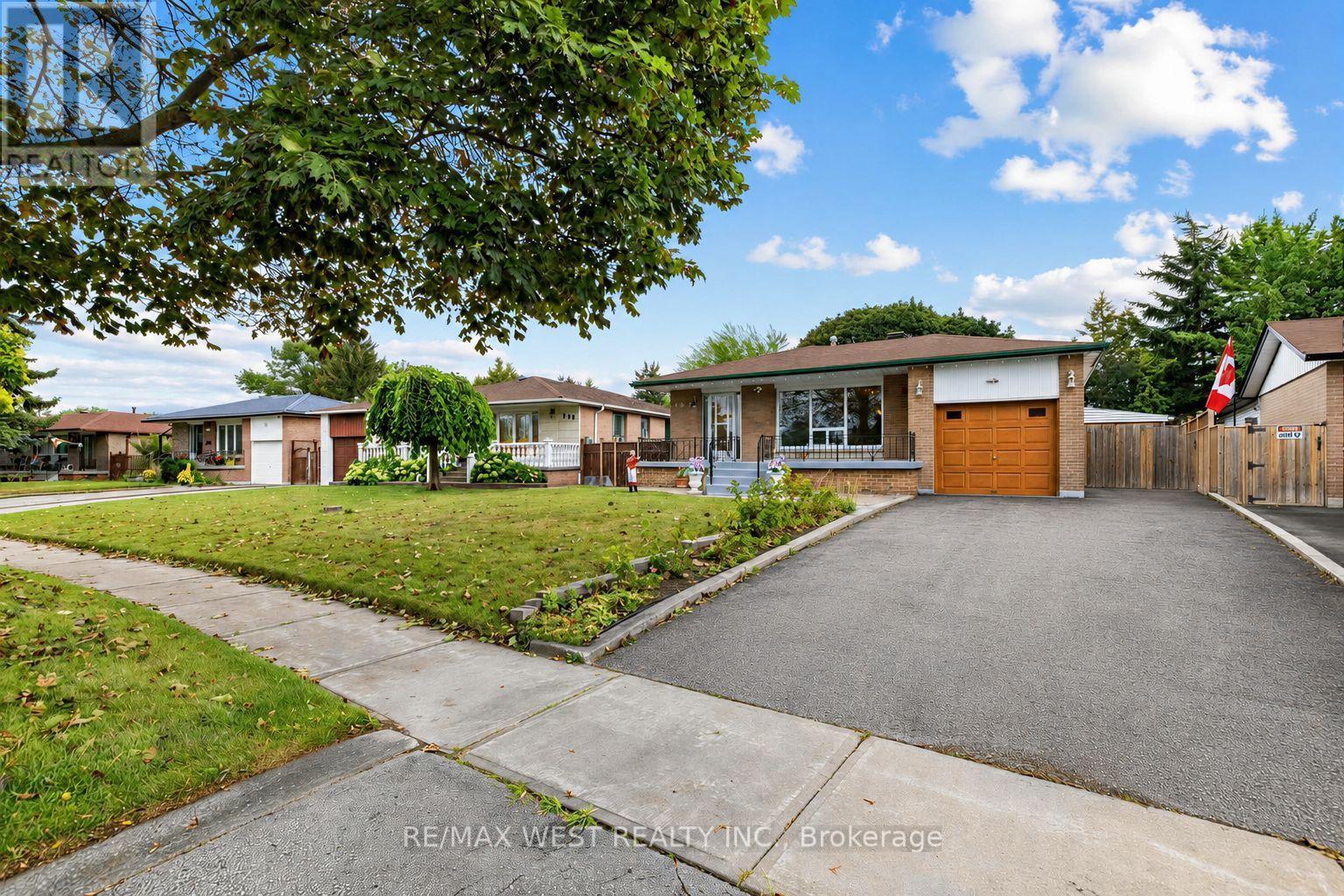 407 BRIMORTON DRIVE - 1
