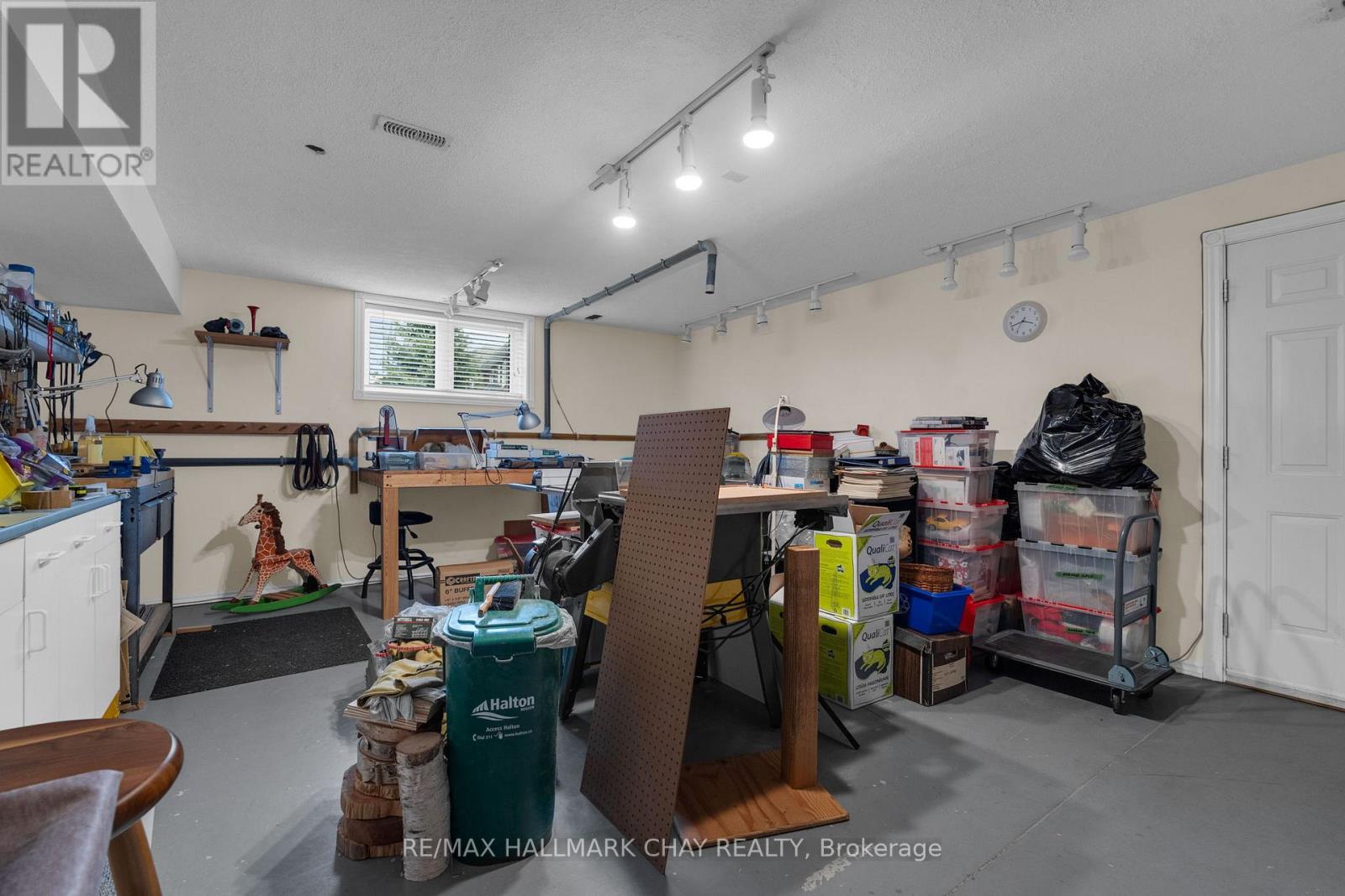 16 CHESTNUT LANE - Image 29