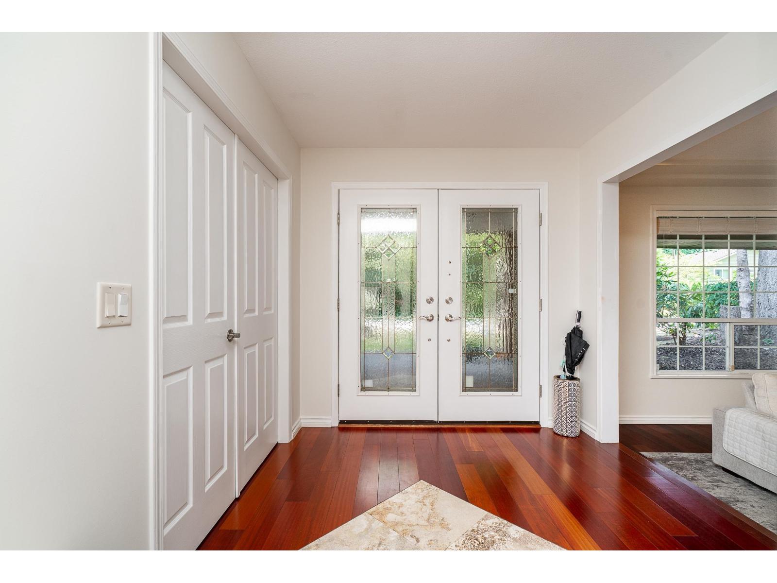 1837 134A Street, Surrey, British Columbia, V4A9E2, Surrey, British Columbia — photo 3 of 5