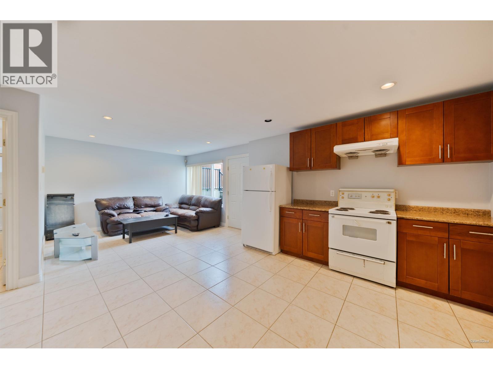 7157 RIDGEVIEW Drive, Burnaby, British Columbia, V5A4S1, Burnaby, British Columbia — photo 4 of 5