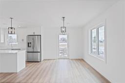 120 Langill Way, Steinbach, MB R5G2Z1 Photo 7