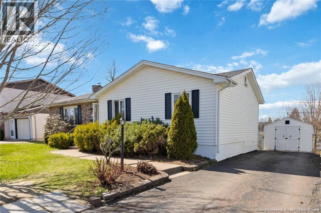 27 Woodstone Crescent - 2