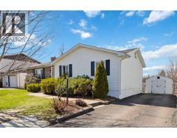 27 Woodstone Crescent, photo 2