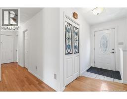 27 Woodstone Crescent, photo 3