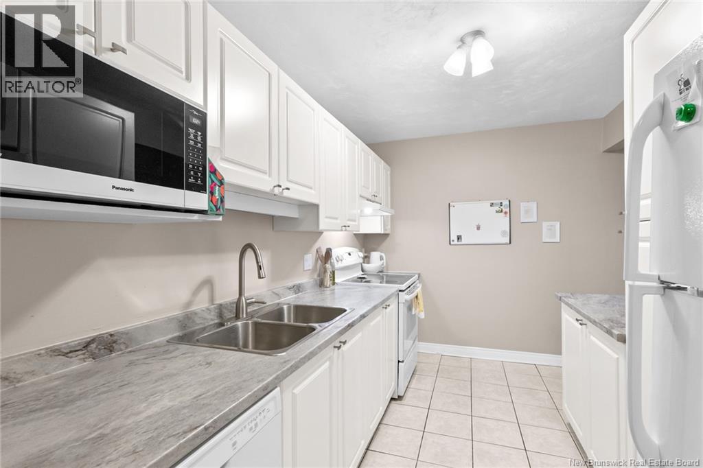 #203 158 Hanwell Road - 12
