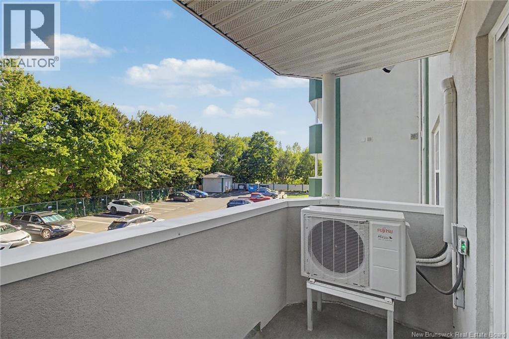 #203 158 Hanwell Road - Image 31