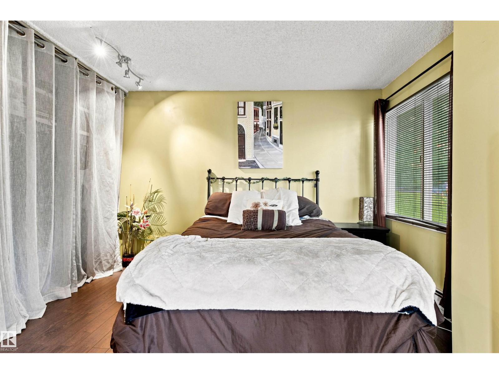 #403 9725 106 ST NW - 17