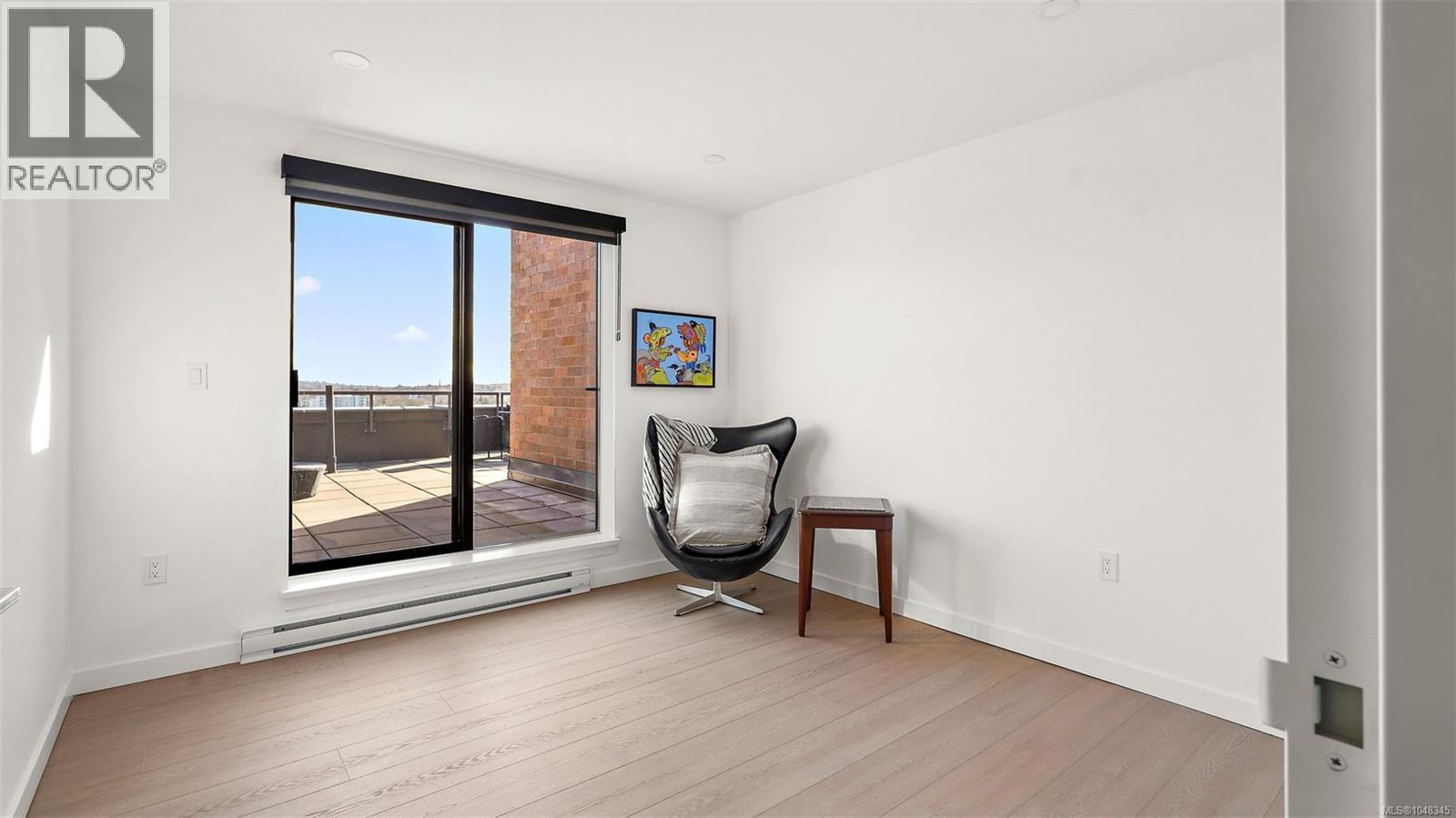 #PH1 103 Gorge Rd E - 32
