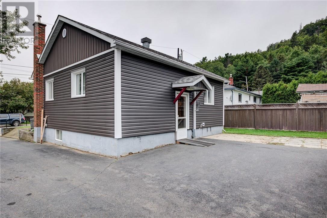 102 Ash Street - 7
