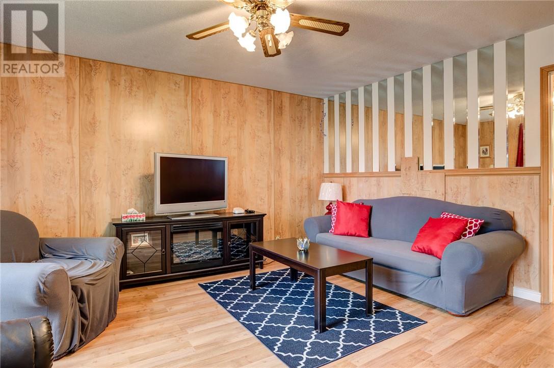 102 Ash Street - 9